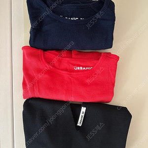 얼바닉30 슬리브리스니트, 티셔츠 2장 일괄 판매