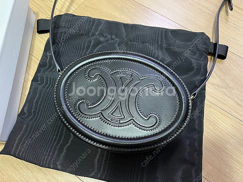 셀린느 오벌펄스 미니 블랙--0