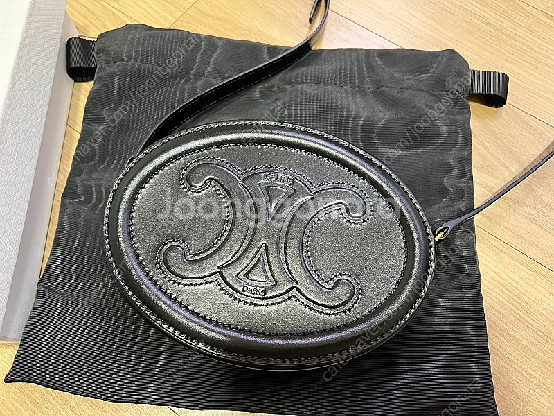 셀린느 오벌펄스 미니 블랙--1