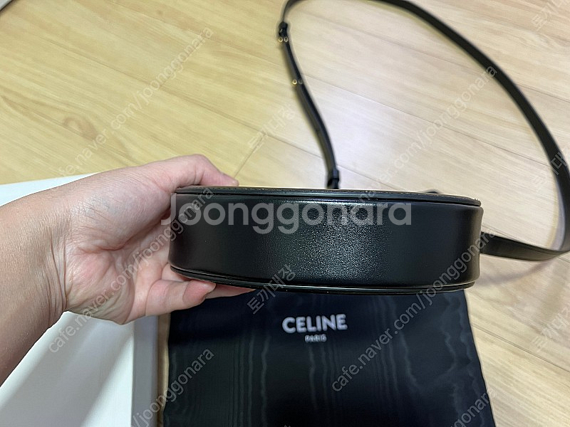 셀린느 오벌펄스 미니 블랙--3