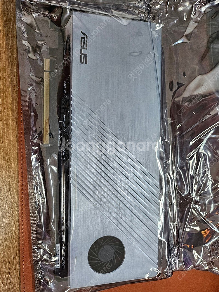 ASUS HYPER M.2 x16 Gen 4 CARD--0