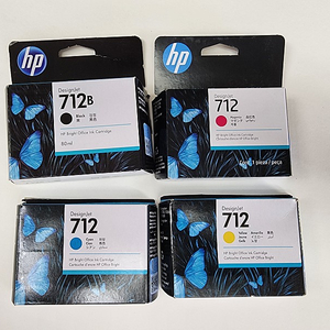 HP 712 CMYK 4개 정품 잉크(29ml) 개당 3만원에 판매합니다. (검은색 대용량 712B 80ml 개당 4만원 판매합니다.)