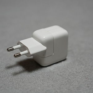 애플 정품 USB 충전기 1만원에 판매