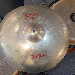 zildjian azuka multi crash 15(3rivet)팝니다