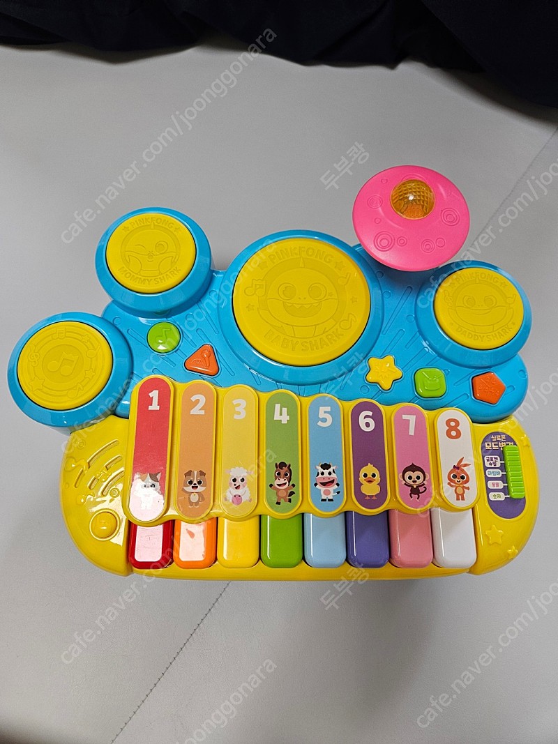 핑크퐁 아기상어 드럼 실로폰 피아노 장난감(새 제품급 컨디션)