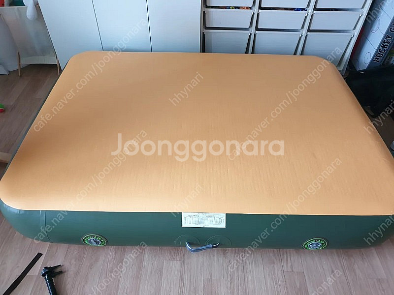 에어포스 에어매트 200×150×30cm+펌프 팝니다.--0