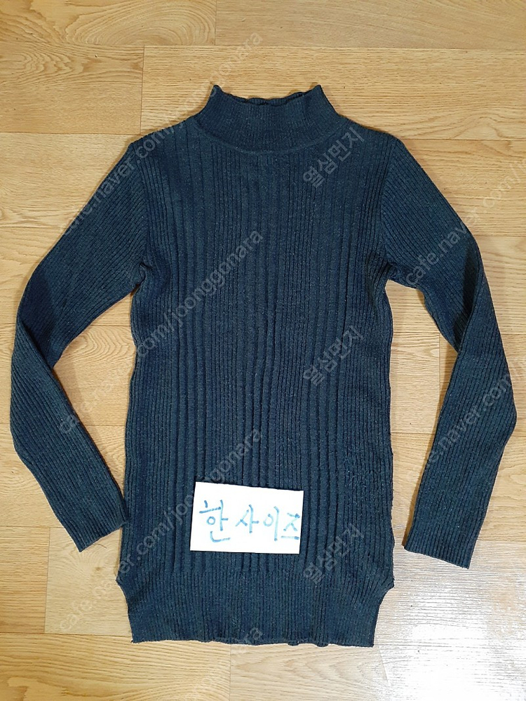 니트티 요즘 계절 편하게 입부세요 각각 1000원 직거래 가능해요 이미지