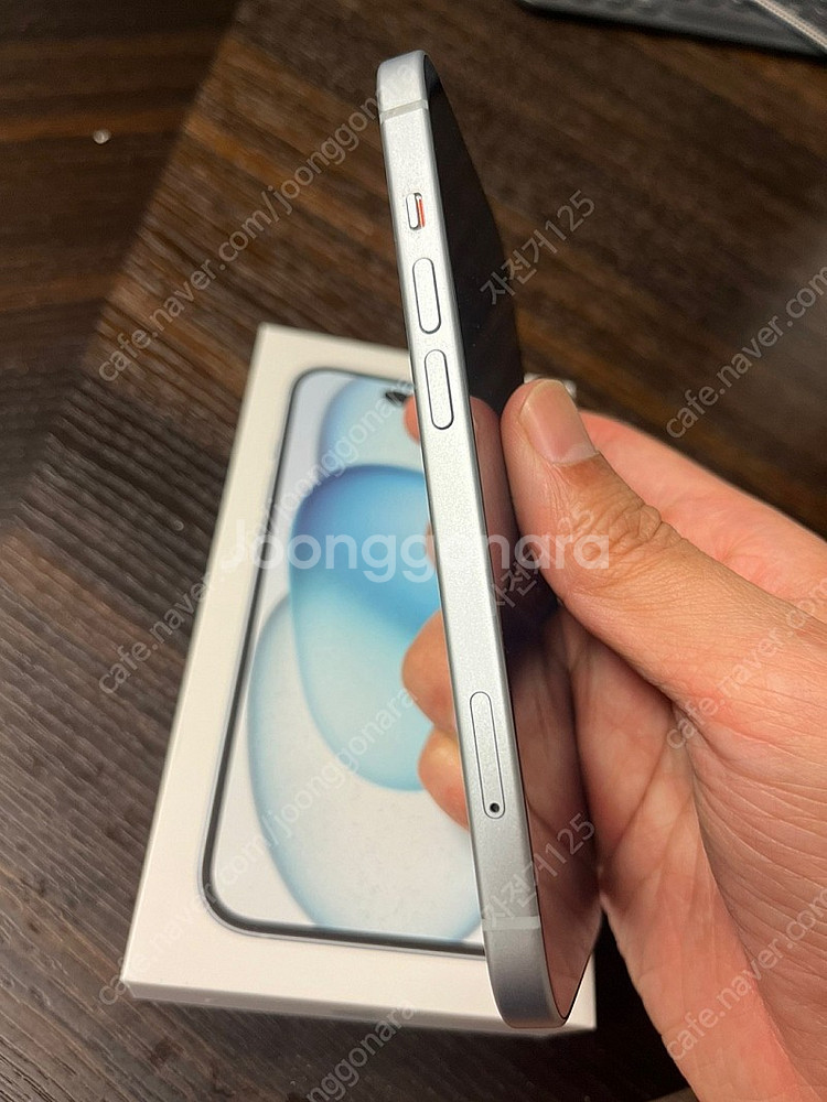 아이폰15 스카이블루 128gb 팝니다. 업자아님--3