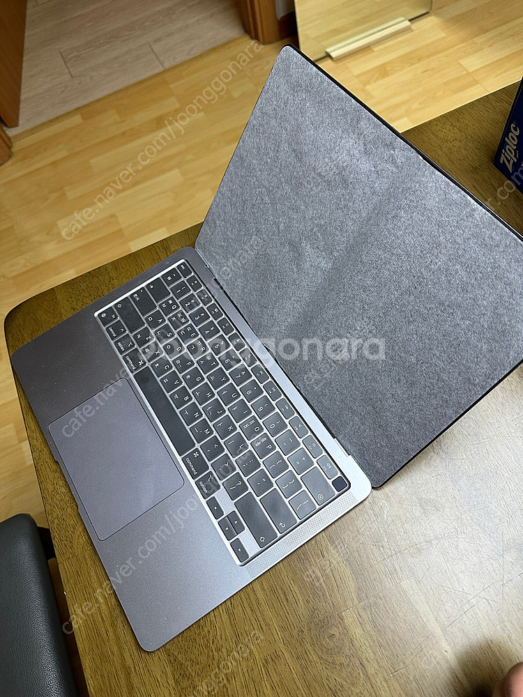 초S급 맥북 M1 16램 512gb 8코어 애캐플 실버--9