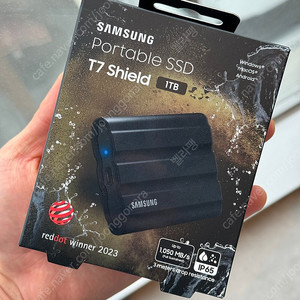 삼성 외장 SSD 1TB 팝니다. T7 Shield (미개봉)