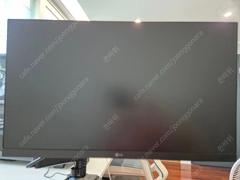 LG 24인치 144 게이밍모니터 (24GN60K) 민트급 팝니다.