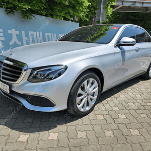 벤츠E-클래스 W213 E300 4MATIC 익스클루시브중고리스 중고차카드 중고차여유자금 중고차할부 벤츠중고차