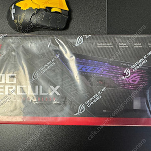 아수스 ASUS ROG Herculx 그래픽카드 지지대 미개봉 새제품