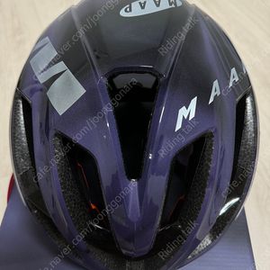 Maap X Kask 한정판 에디션 헬멧 판매 합니다.