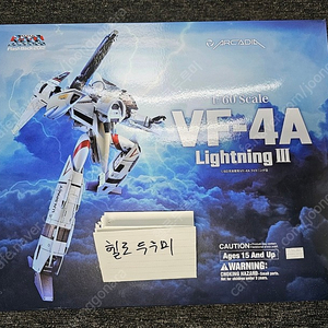 [아르카디아][개봉품] 마크로스 VF-4A 라이트닝3 판매합니다.