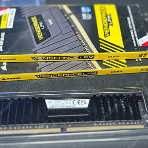 Corsair Vengeance LPX DDR4 16g 3600MHz x2