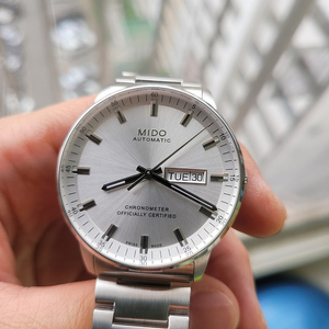 미도 커맨더2 크로노미터 COSC 화이트판(40mm)