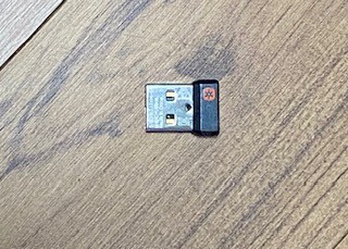 로지텍 MX keys 키캡 + 힌지, 유니파잉 수신기, 정품캐이블 판매합니다.--2