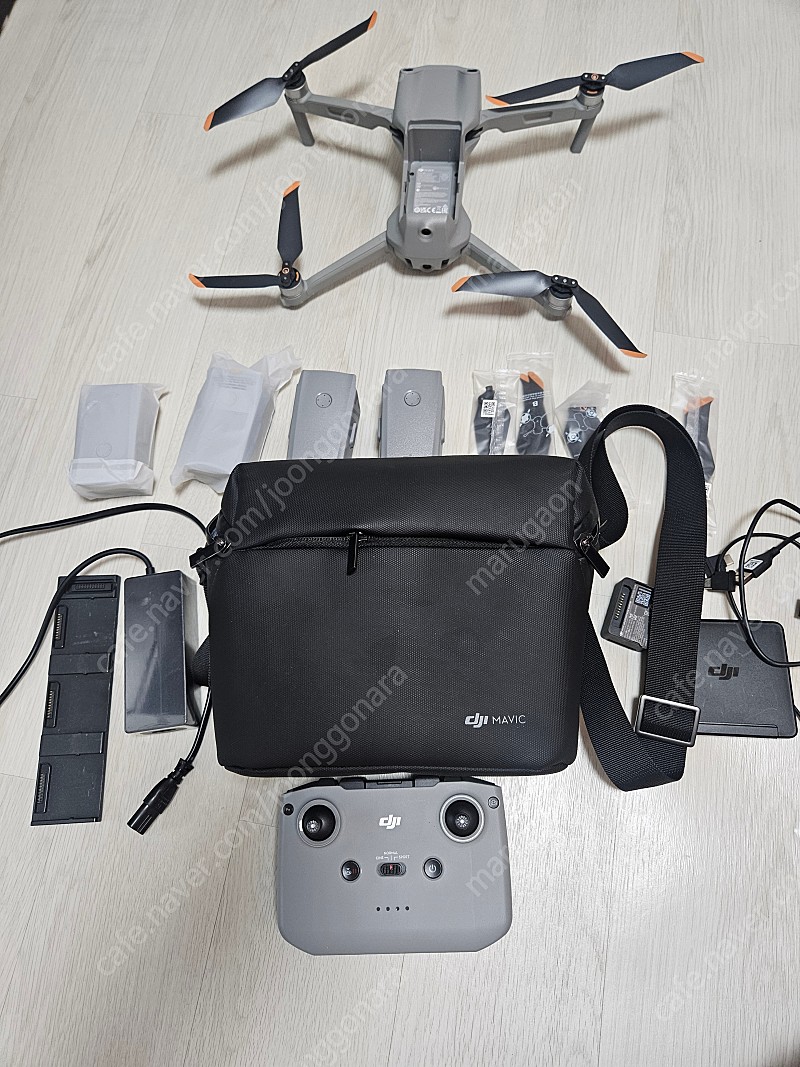 DJI AIR2s 에어2s 플라이모어콤보 드론 S급 팝니다