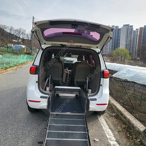 대전 청주 세종 15년식 카니발 휠체어 슬로프 리프트차량 판매.