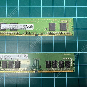 삼성전자 램 8기가 25600(DDR4 - 3200MHz) 2개 팝니다.