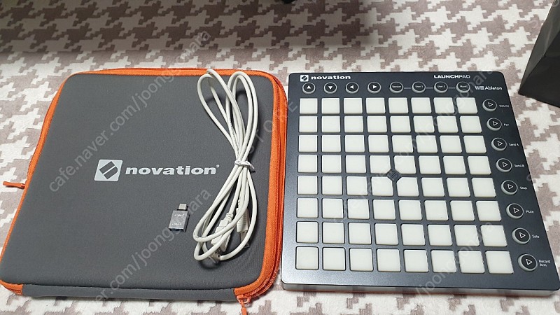 상태좋은 Novation 런치패드 mk2 판매