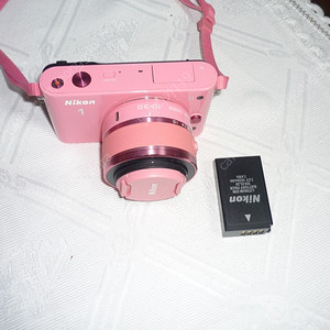 니콘 미러리스 J1J + 10-30mm, 핑크색 풀 팝니다,