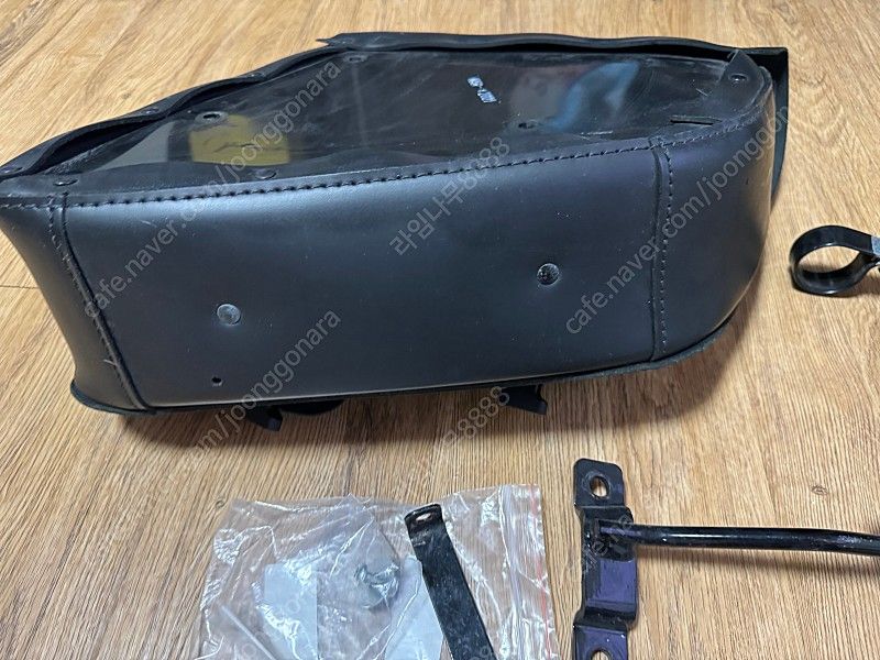 할리 스포스터 아이언 포티에잇 슈퍼로우 순정 새들백 사이드백 검정--2