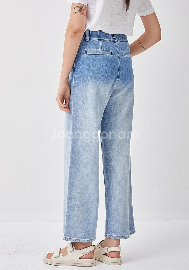 [새상품]보브(VOV) 아웃포켓 투버튼 와이드 데님팬츠 2022년 신상품 새상품--2