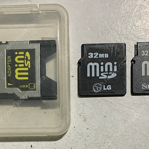 LG, 샌디스크 32메가 저용량 미니 SD 메모리 카드 2개 일괄 판매