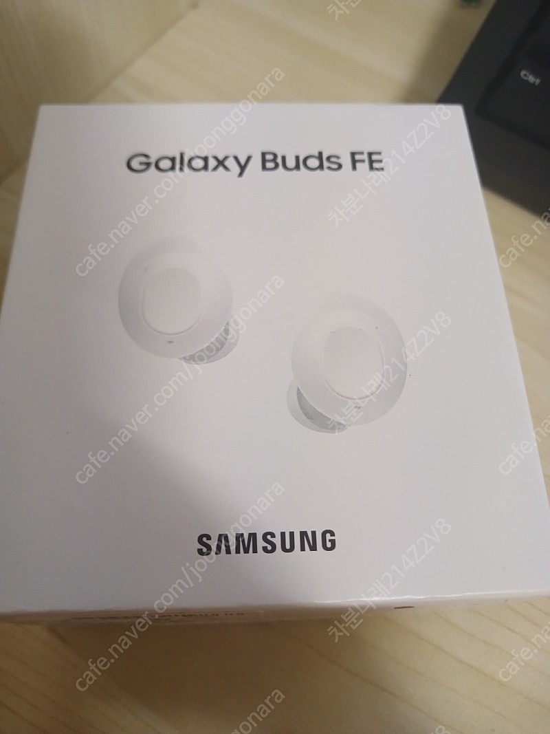 갤럭시 버즈 fe (galaxy buds fe) 미개봉 새제품 5만 5000원에 팝니다 (택배비 판매자 부담)