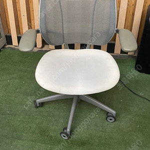 [판매] ﻿휴먼스케일 리버티( Liberty chair) 패브릭 의자 ★30% 4월 할인 ★ 판매합니다