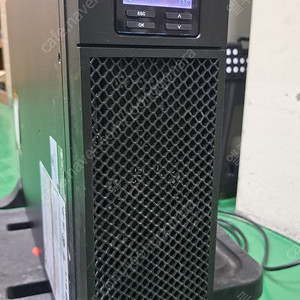 APC UPS SRT 5KXLI 판매합니다.