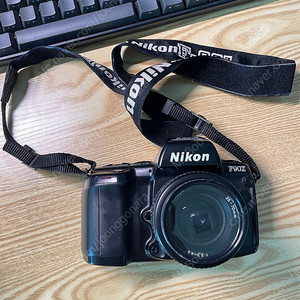 니콘 F90X 자동필름카메라 + 35-70 렌즈 판매합니다.
