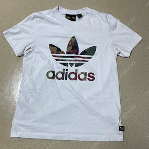 아디다스 로고 프린트 반팔 티셔츠 adidas logo t-shirts