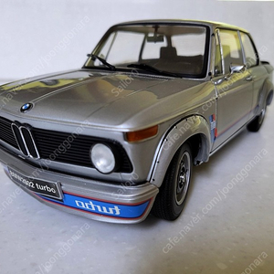 교쇼, BMW 2002 Turbo 1:18 실버 색상 오리지날 버전 판매