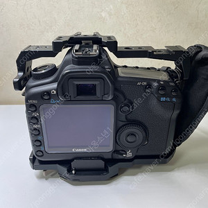 Tilta Camera Rig for Canon 5D Mark 2,3,4 팝니다.