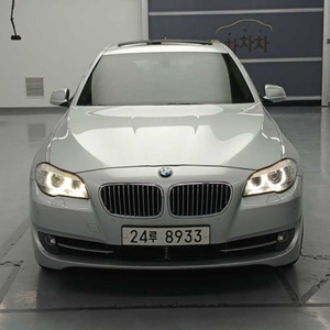 [BMW]5시리즈 (F10) 520d l 2011년식 l 148,965km l 은색 l 689만원 l 이재성