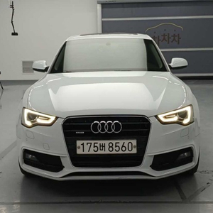 [아우디]A5 35 TDI 콰트로 디자인 스포트백 l 2015년식 l 121,820km l 흰색 l 1,020만원 l 이재성