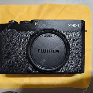후지필름 미러리스 카메라 x-e4 블랙 + xf1855 줌렌즈 판매합니다