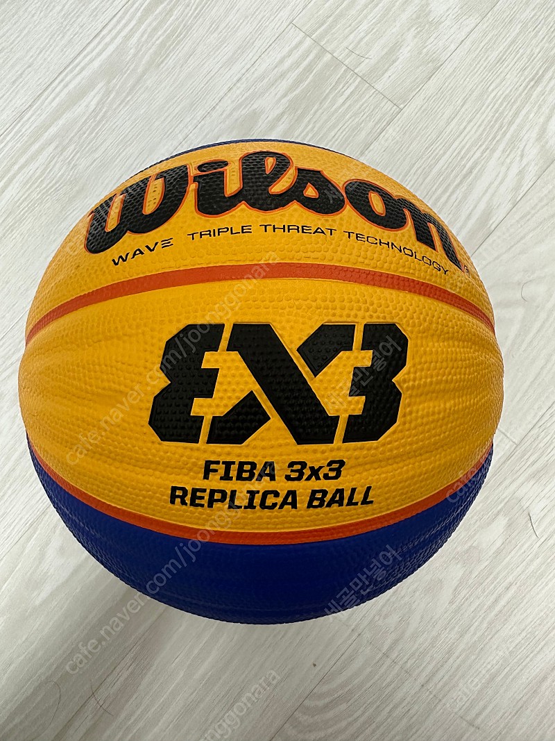 윌슨 FIBA 게임 레플리카 농구공 세제품 팝니다