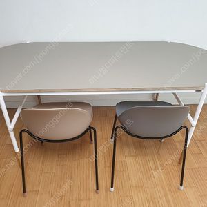 카레클린트 클로티 테이블(식탁)+ 바이헤이데이 의자 세트