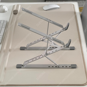 알루미늄 2단 노트북 거치대 스탠드 (파우치 포함/미개봉 새상품)