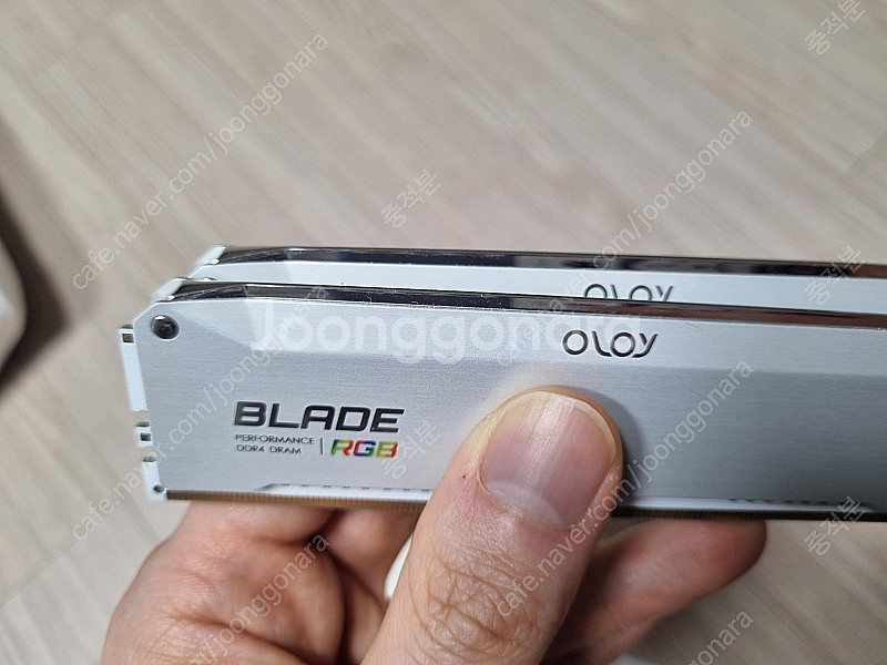 OLOY DDR4 4000mhz cl18 판매합니다--2