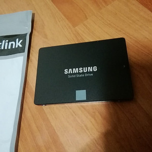삼성 고급형 SSD 250GB 860EVO WIN10. 2만2천