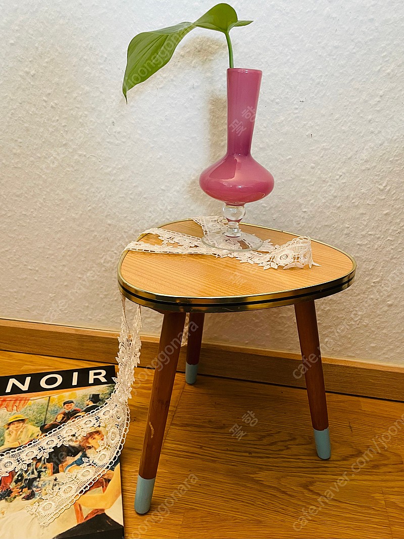 독일 빈티지 스툴 화분 받침 꽃병 장식 액자 스탠드 미드센츄리모던 소품 미니 테이블