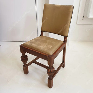 [영국 앤틱] 멋스러운 나무 조각 의자(2개씩 판매 가능)