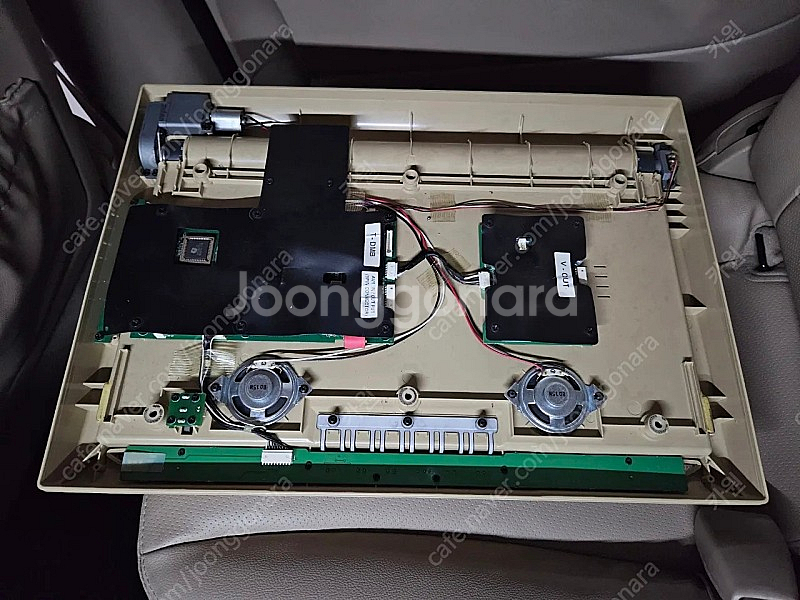 엑스엠 19인치 천장모니터--1