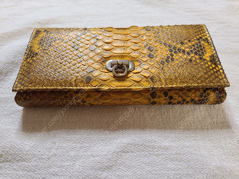 (새제품) 해외 "발리"에서 구매한 real handmade 파이톤 뱀가죽 지갑 팝니다!