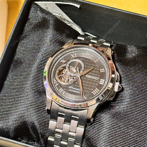 세이코 프리미어 하트비트 SSA277J1 오토매틱 남자시계 손목시계 판매합니다.